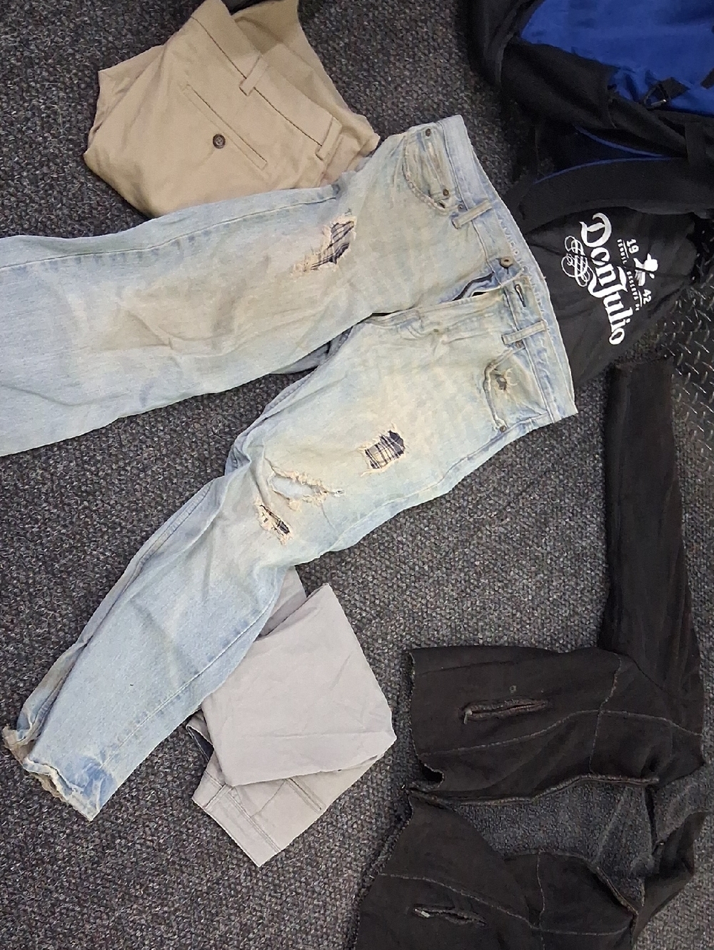 EVERYTHING MUST GO AsAp!!!! Light Blue Distressed Men's Jeans